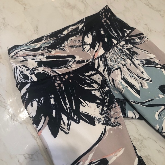 Apana blue and white tropical palm tree print workout leggings pants size small - Picture 3 of 6